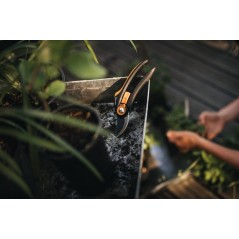 Fiskars SmartFit P541 - Versatile Pruner for Effortless Gardening | Model 6411501111166